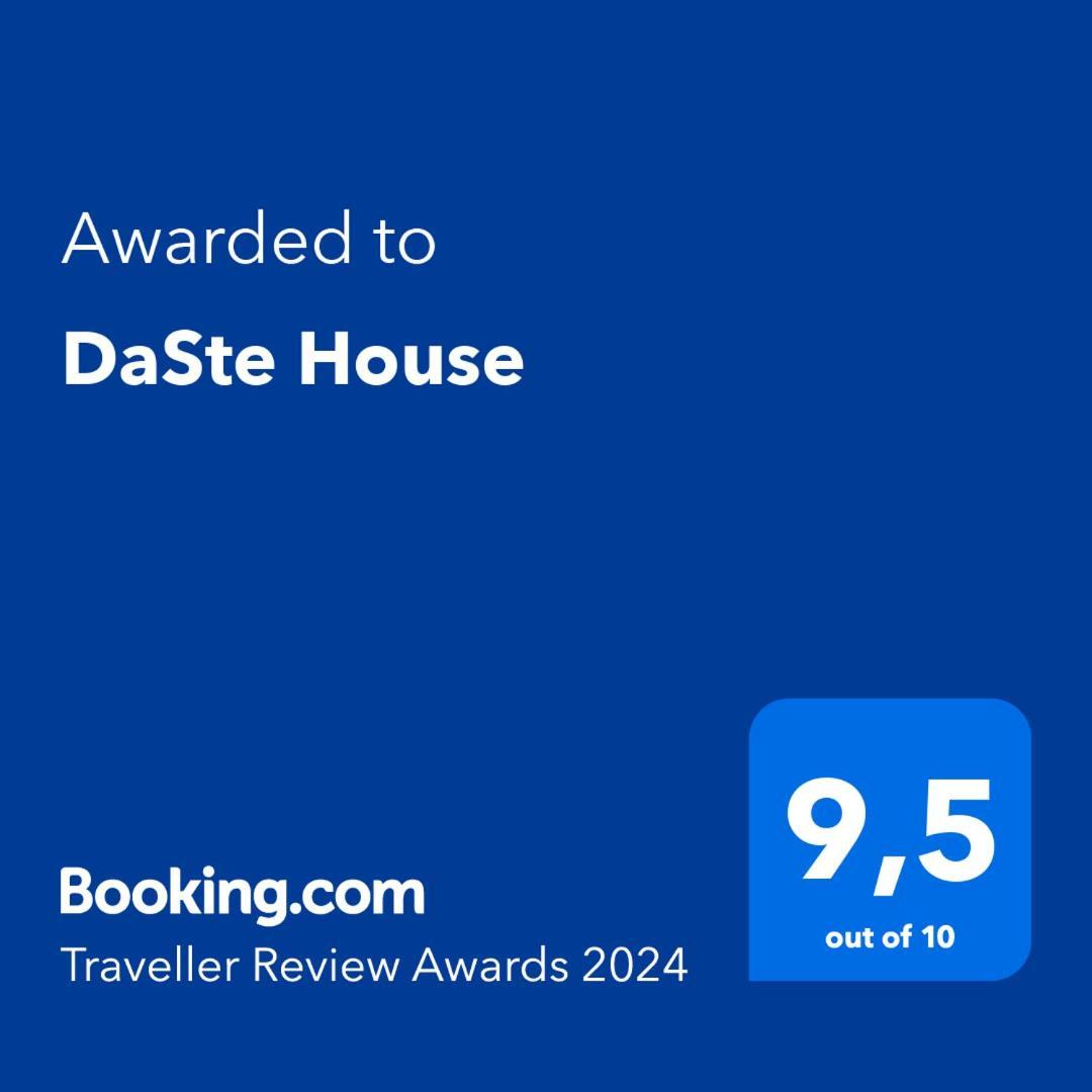 Daste House *